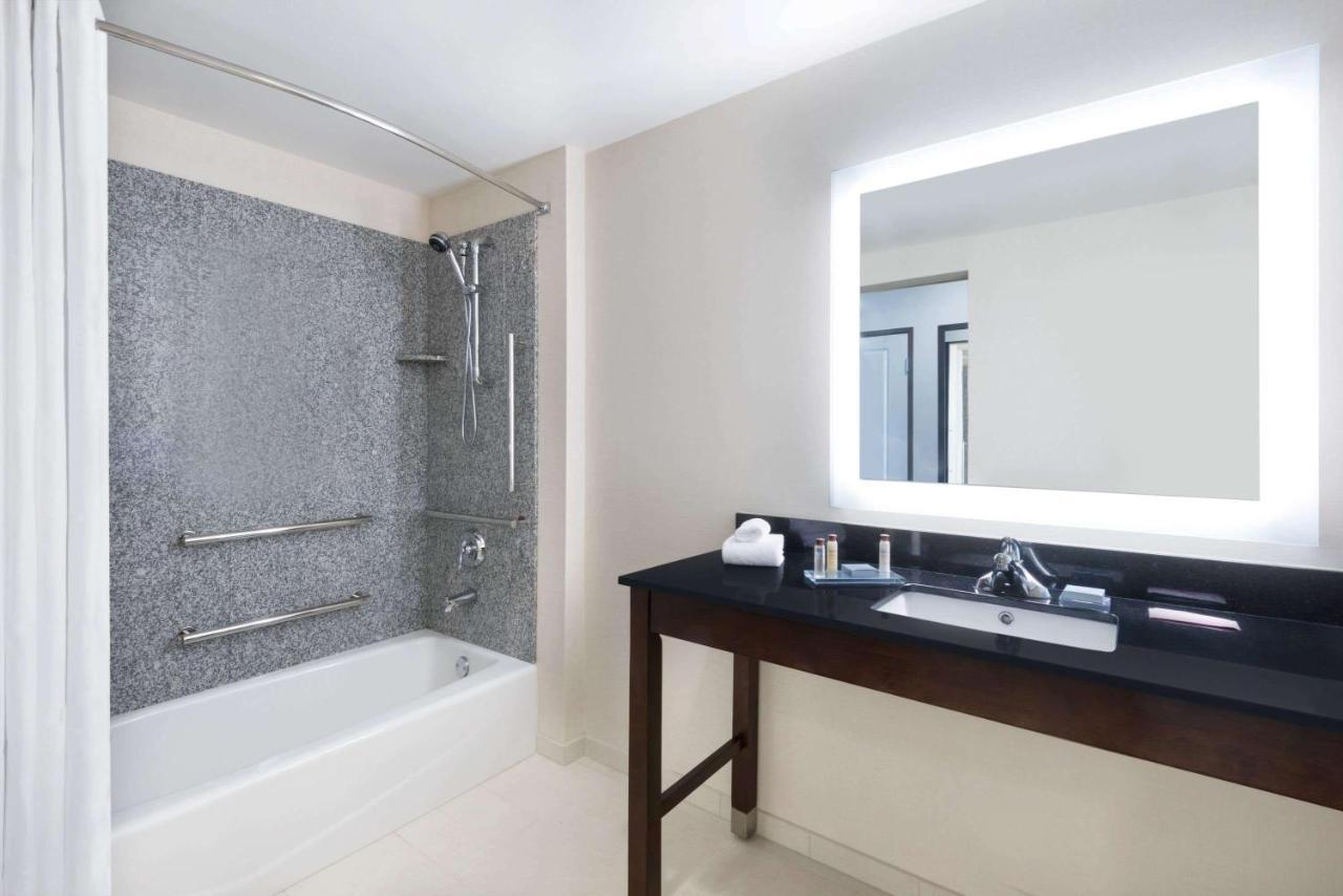 Wingate By Wyndham Sidney Hotel Luaran gambar